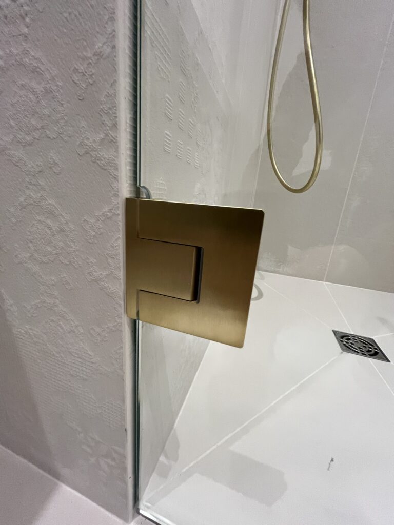 parois de douche en verre accessoire laiton