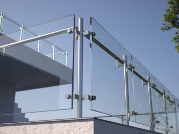garde-corps en verre sur mesure d'une terrasse ou d'un balcon